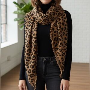 LEOPARD PRINT SCARF